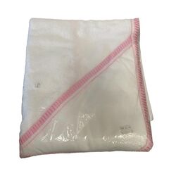 Toalla con Borde Rosado y Puntos para Bebé