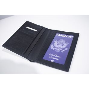 Porta pasaporte en Piel con Protección RFID